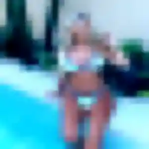 Capucine de Avon, 26 ans - rencontre sexy en toute liberté