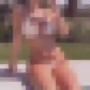Charmante Fanny, 19 ans à Boé - voir sa photo