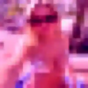 Découvre Valentina, 21 ans à Cappelle-la-Grande en privé