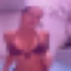 Photo privée de Rym, 19 ans à Caudebec-lès-Elbeuf - rencontre coquine