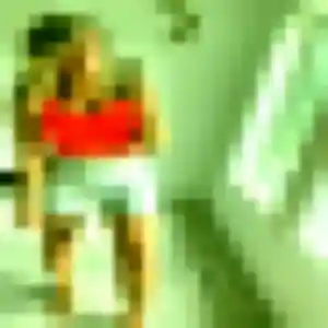 rencontre sexy à Cessy : photo de Adelaide, 22 ans - accès libre