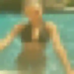 Rejoins Marie-Cecile, 40 ans à Courbevoie en t'inscrivant