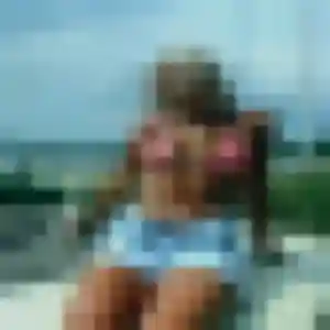 Audrey de Divonne-les-Bains, 29 ans - rencontre sexy en toute liberté
