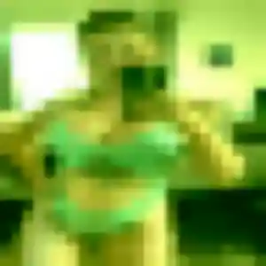 Tania, 19 ans, connectée à Dzaoudzi pour une rencontre coquine