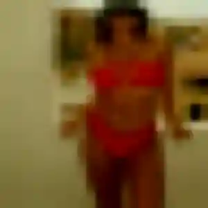 rencontre sexy à Gruissan : photo de Ninon, 30 ans - sans engagement