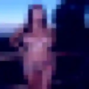 Flore, femme de 19 ans propose rencontre sexy à Igny