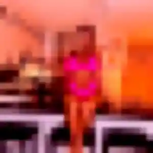 Leonore, 22 ans, disponible à La Hague pour une rencontre coquine