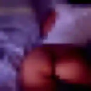 Debora, 22 ans, connectée à Lourdes pour une rencontre coquine
