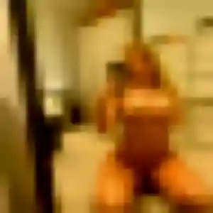 Emmanuelle, 28 ans, connectée à Mions pour un rencontre sexy