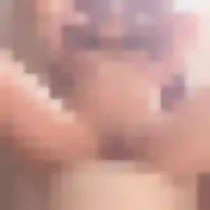 Anne-Laure de Mouroux, 27 ans - rencontre sexy en toute liberté
