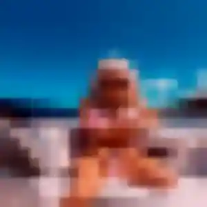 Rejoins Veronique, 19 ans à Pierrefeu-du-Var en t'inscrivant
