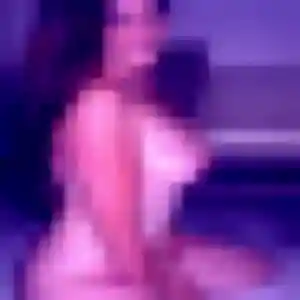 Lina, 19 ans, cherche un rencontre sexy à Redon