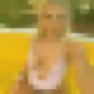 Samira, 20 ans, en ligne à Saint-Avé pour un rencontre sexy