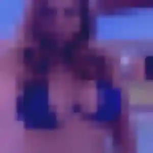 Ursule de Saint-Maximin-la-Sainte-Baume, 24 ans - rencontre sexy sans prise de tête