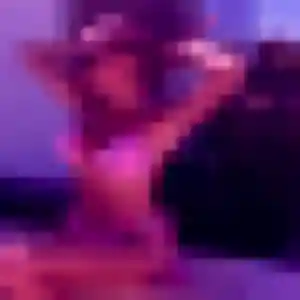 Dina, 24 ans, connectée à Taverny pour une rencontre coquine