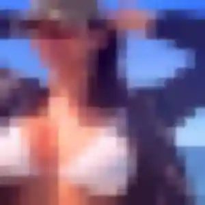 Adelaide (34 ans) à Tours attend une rencontre ce soir
