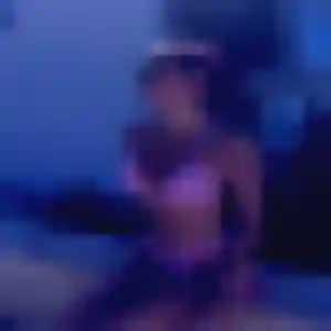 Erika, 23 ans, connectée à Vienne pour un rencontre sexy